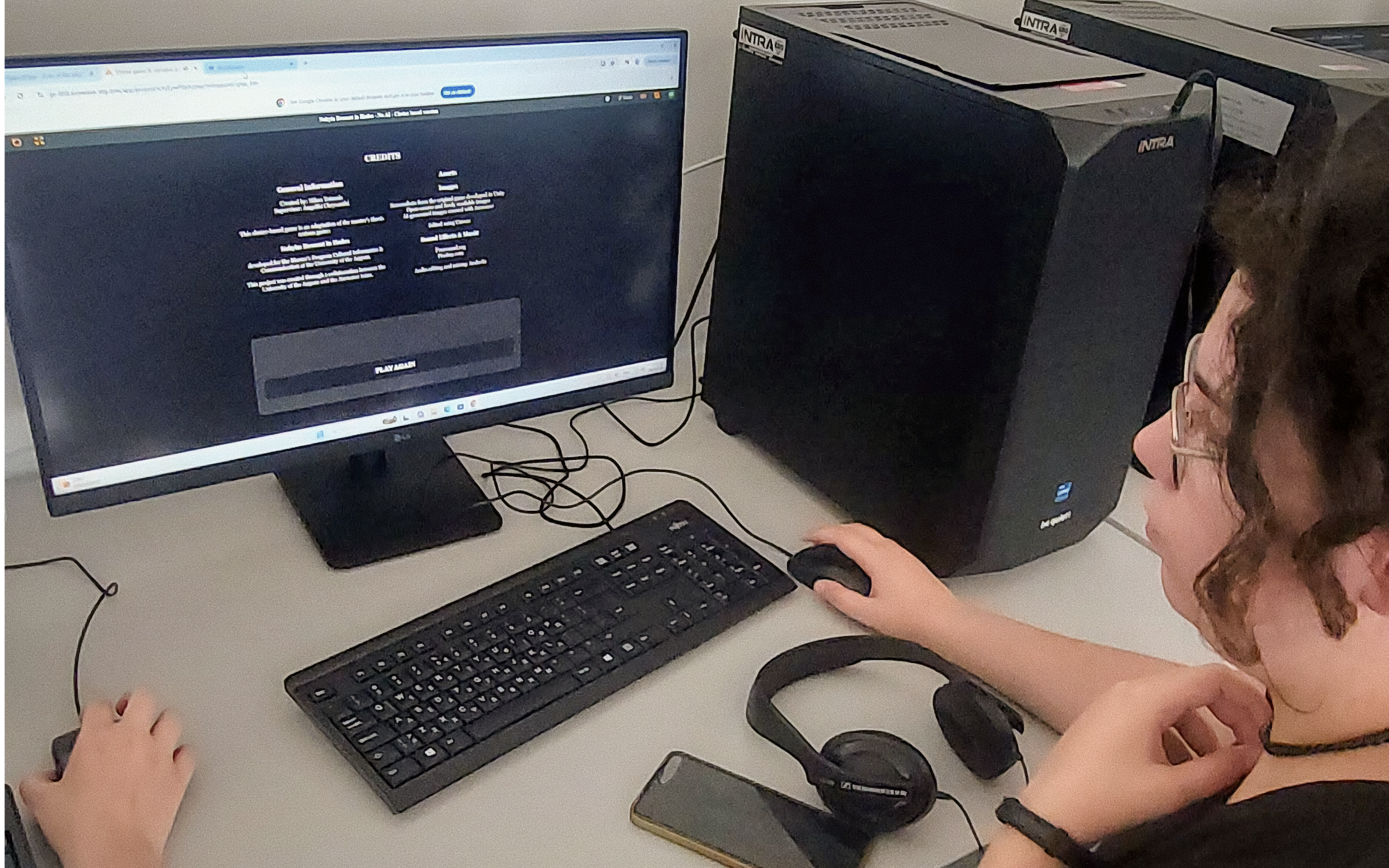 girl on computer2